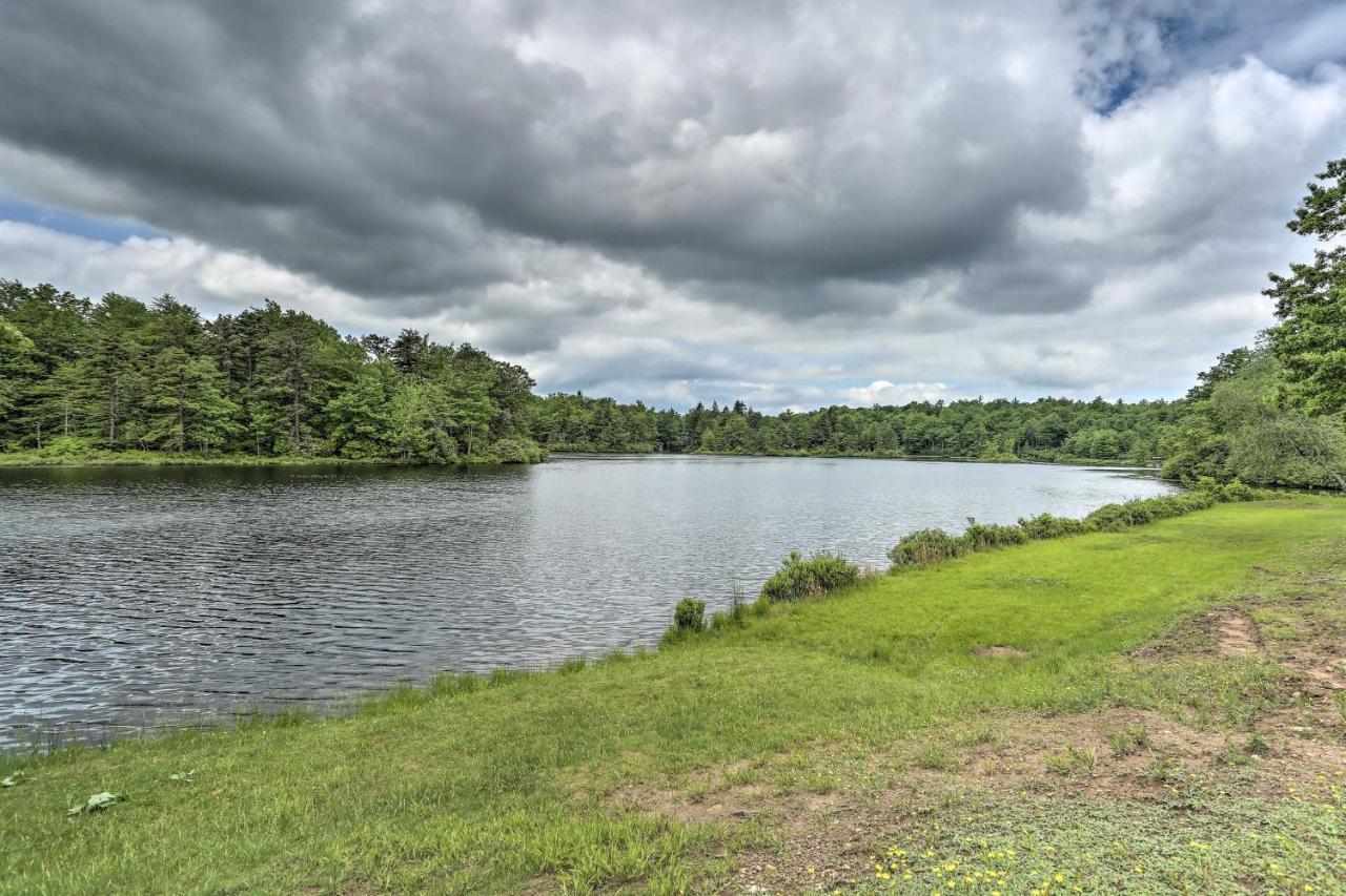 Peaceful Poconos Home With Lake And Pool Access! Long Pond المظهر الخارجي الصورة